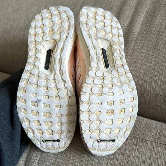 Adidas ultra boost size is 9 4.0 CLEAR ORANGE/ORCHID TINT/TRUE PINK - Picture 10 of 12